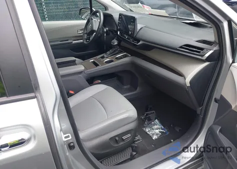 2024 Toyota Sienna Xle from USA, damaged, VIN 5TDYRKEC7RS205106